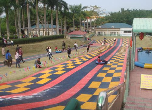 滑草器材分享滑草毯應(yīng)該如何保養(yǎng)才正確？