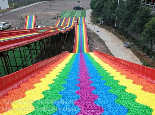 四季旱雪滑道分析人工造雪機(jī)的原理及類(lèi)型